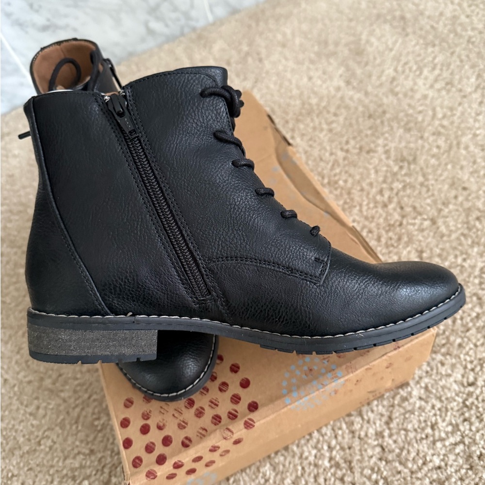 EuroSoft Black Leather Ankle Booties for Women - Picture 4 of 8